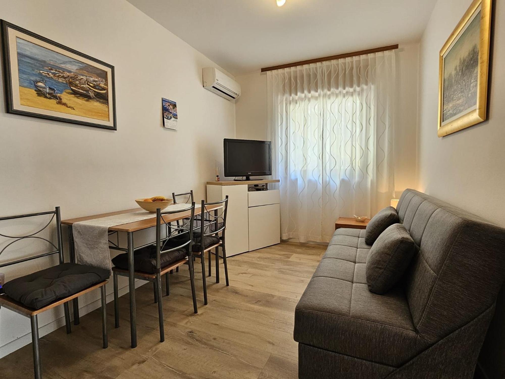 Apartments Andrea Malinska Exterior photo