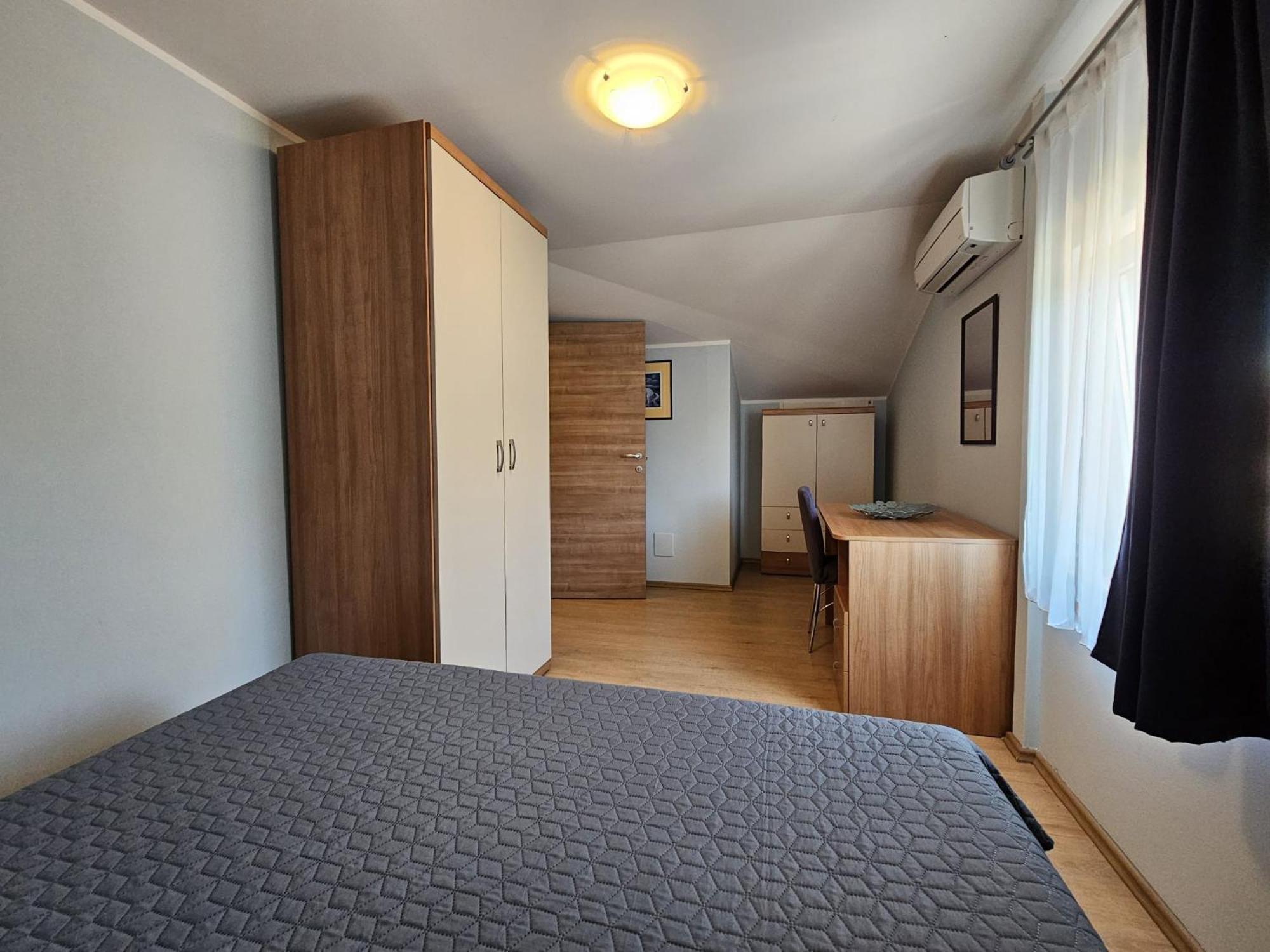 Apartments Andrea Malinska Exterior photo