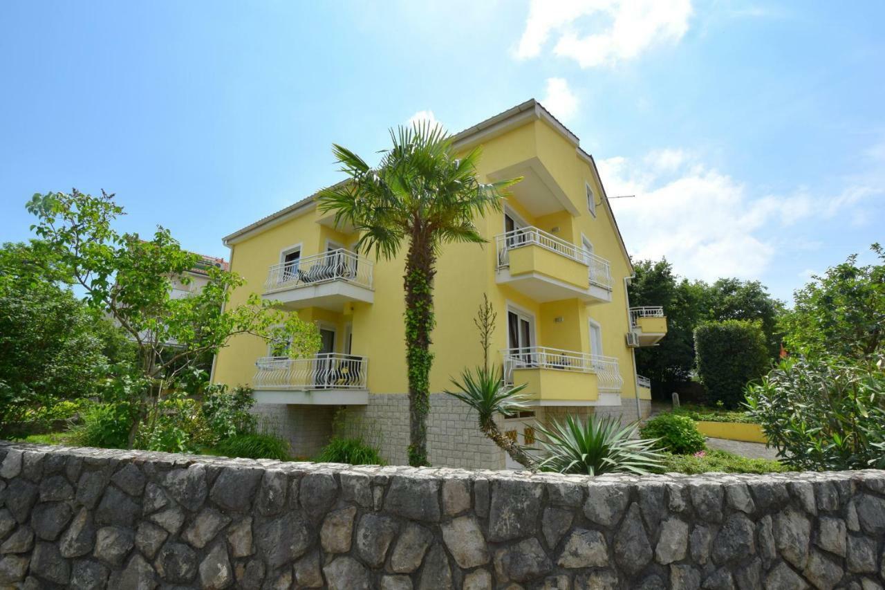 Apartments Andrea Malinska Exterior photo